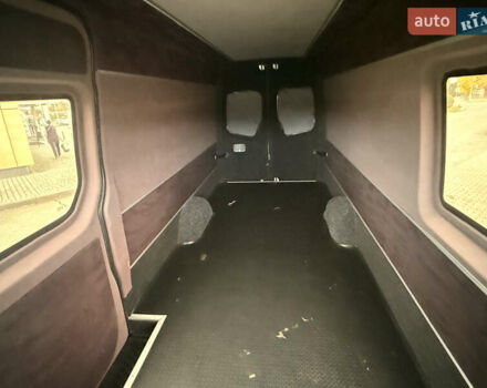 Белый Мерседес Sprinter, объемом двигателя 2.99 л и пробегом 412 тыс. км за 20000 $, фото 8 на Automoto.ua