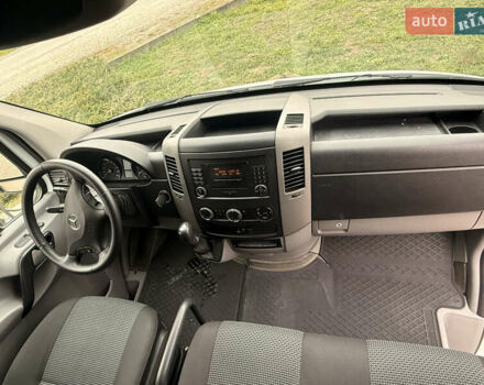 Белый Мерседес Sprinter, объемом двигателя 2.99 л и пробегом 412 тыс. км за 20000 $, фото 12 на Automoto.ua