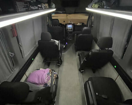 Білий Мерседес Sprinter, об'ємом двигуна 2.15 л та пробігом 250 тис. км за 14000 $, фото 3 на Automoto.ua