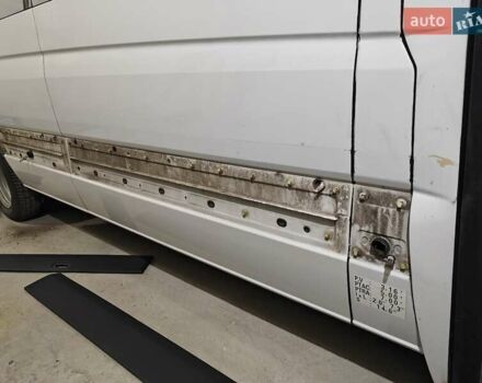 Белый Мерседес Sprinter, объемом двигателя 0 л и пробегом 330 тыс. км за 32100 $, фото 5 на Automoto.ua