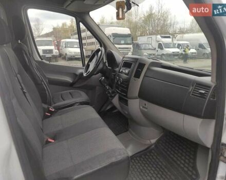 Белый Мерседес Sprinter, объемом двигателя 2.14 л и пробегом 460 тыс. км за 19900 $, фото 6 на Automoto.ua