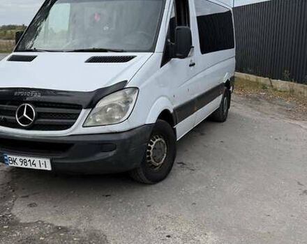 Белый Мерседес Sprinter, объемом двигателя 2.15 л и пробегом 300 тыс. км за 9000 $, фото 3 на Automoto.ua