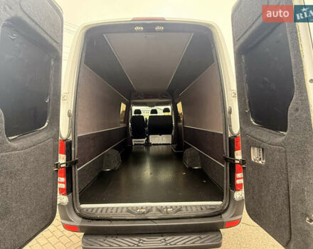 Белый Мерседес Sprinter, объемом двигателя 2.99 л и пробегом 412 тыс. км за 20000 $, фото 9 на Automoto.ua