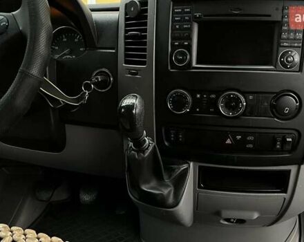 Белый Мерседес Sprinter, объемом двигателя 3 л и пробегом 485 тыс. км за 23500 $, фото 4 на Automoto.ua