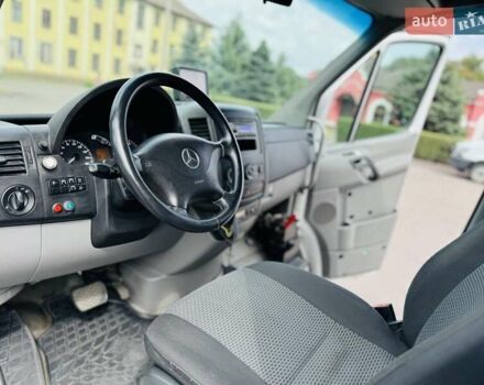 Белый Мерседес Sprinter, объемом двигателя 3 л и пробегом 600 тыс. км за 23999 $, фото 31 на Automoto.ua