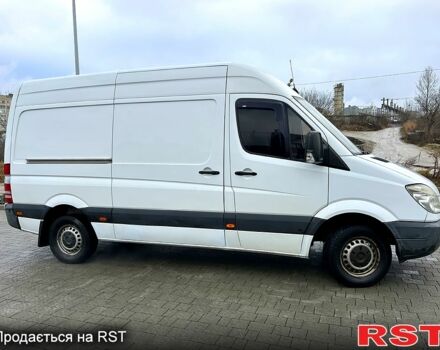 Белый Мерседес Sprinter, объемом двигателя 2.1 л и пробегом 412 тыс. км за 12500 $, фото 2 на Automoto.ua