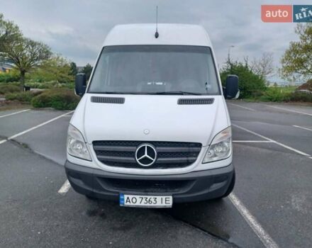 Белый Мерседес Sprinter, объемом двигателя 2.2 л и пробегом 330 тыс. км за 23000 $, фото 12 на Automoto.ua
