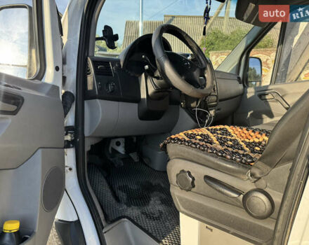 Белый Мерседес Sprinter, объемом двигателя 2.14 л и пробегом 330 тыс. км за 13700 $, фото 1 на Automoto.ua