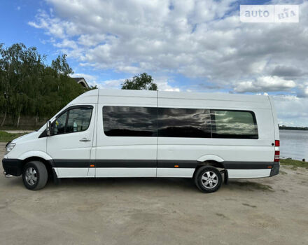 Белый Мерседес Sprinter, объемом двигателя 3 л и пробегом 800 тыс. км за 24999 $, фото 2 на Automoto.ua