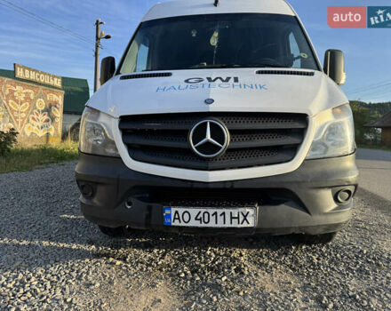 Белый Мерседес Sprinter, объемом двигателя 2.14 л и пробегом 330 тыс. км за 13700 $, фото 3 на Automoto.ua