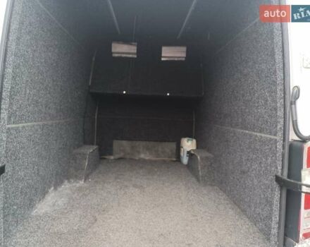 Белый Мерседес Sprinter, объемом двигателя 2.2 л и пробегом 330 тыс. км за 23000 $, фото 2 на Automoto.ua