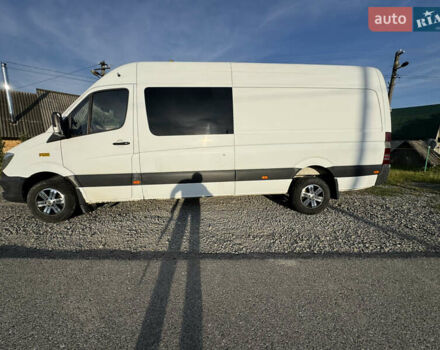 Белый Мерседес Sprinter, объемом двигателя 2.14 л и пробегом 330 тыс. км за 13700 $, фото 13 на Automoto.ua