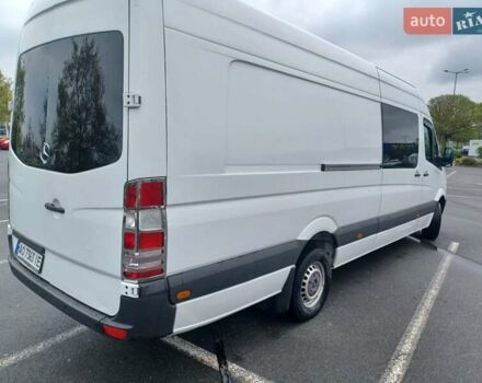 Белый Мерседес Sprinter, объемом двигателя 2.2 л и пробегом 330 тыс. км за 23000 $, фото 13 на Automoto.ua