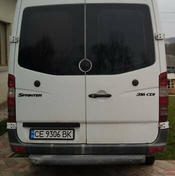 Белый Мерседес Sprinter, объемом двигателя 2.14 л и пробегом 220 тыс. км за 22300 $, фото 3 на Automoto.ua