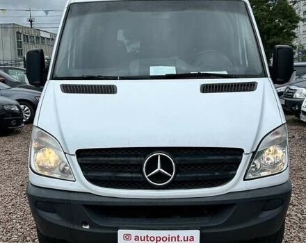 Белый Мерседес Sprinter, объемом двигателя 2.99 л и пробегом 489 тыс. км за 14000 $, фото 2 на Automoto.ua