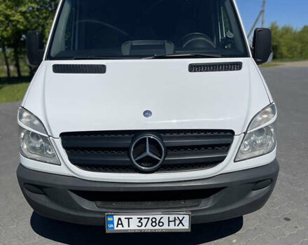 Белый Мерседес Sprinter, объемом двигателя 2.1 л и пробегом 330 тыс. км за 18300 $, фото 2 на Automoto.ua