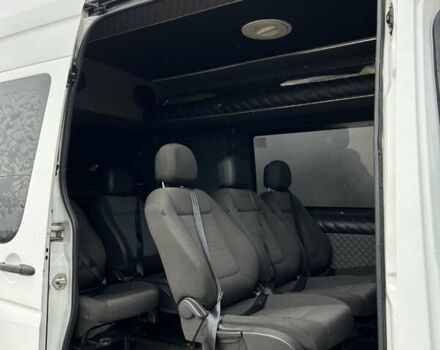 Белый Мерседес Sprinter, объемом двигателя 2.1 л и пробегом 320 тыс. км за 22319 $, фото 5 на Automoto.ua