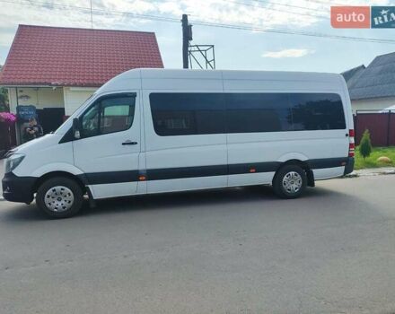 Белый Мерседес Sprinter, объемом двигателя 3.22 л и пробегом 450 тыс. км за 22000 $, фото 2 на Automoto.ua