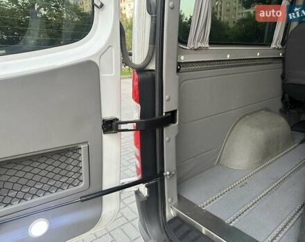 Белый Мерседес Sprinter, объемом двигателя 2.2 л и пробегом 390 тыс. км за 21000 $, фото 11 на Automoto.ua