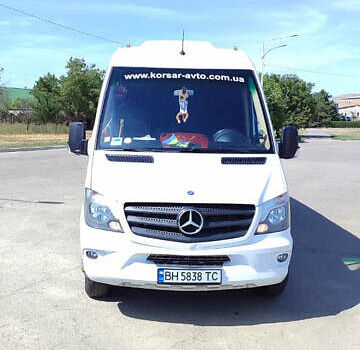 Белый Мерседес Sprinter, объемом двигателя 2.9 л и пробегом 333 тыс. км за 57000 $, фото 1 на Automoto.ua
