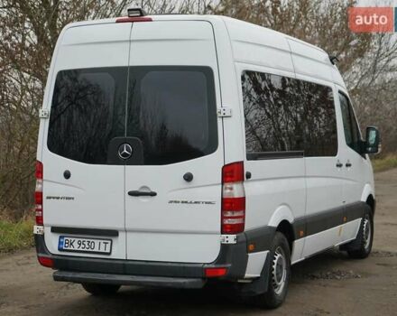 Белый Мерседес Sprinter, объемом двигателя 2.14 л и пробегом 320 тыс. км за 18595 $, фото 5 на Automoto.ua