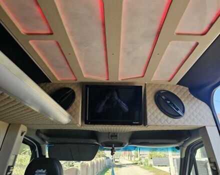 Белый Мерседес Sprinter, объемом двигателя 2.3 л и пробегом 580 тыс. км за 23000 $, фото 4 на Automoto.ua