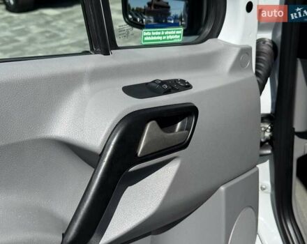 Белый Мерседес Sprinter, объемом двигателя 2.2 л и пробегом 305 тыс. км за 34900 $, фото 14 на Automoto.ua