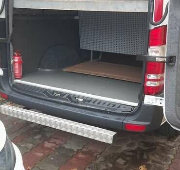 Белый Мерседес Sprinter, объемом двигателя 2.1 л и пробегом 195 тыс. км за 22000 $, фото 8 на Automoto.ua