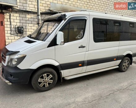 Белый Мерседес Sprinter, объемом двигателя 2.14 л и пробегом 380 тыс. км за 18500 $, фото 2 на Automoto.ua
