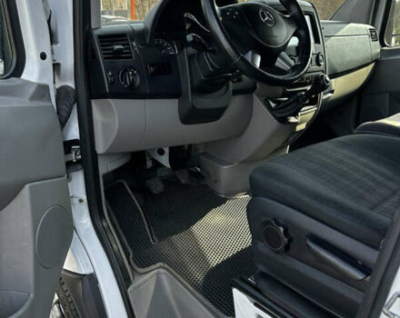 Белый Мерседес Sprinter, объемом двигателя 2.14 л и пробегом 347 тыс. км за 22500 $, фото 8 на Automoto.ua