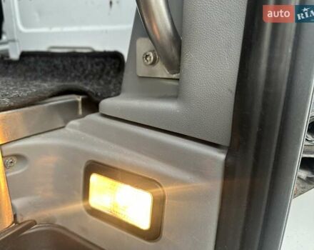 Белый Мерседес Sprinter, объемом двигателя 2.2 л и пробегом 390 тыс. км за 21000 $, фото 12 на Automoto.ua
