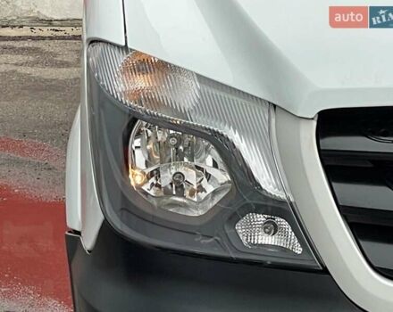 Белый Мерседес Sprinter, объемом двигателя 2.2 л и пробегом 737 тыс. км за 25000 $, фото 9 на Automoto.ua