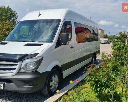 Белый Мерседес Sprinter, объемом двигателя 2.2 л и пробегом 345 тыс. км за 32999 $, фото 2 на Automoto.ua