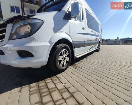 Белый Мерседес Sprinter, объемом двигателя 2.1 л и пробегом 800 тыс. км за 22000 $, фото 2 на Automoto.ua