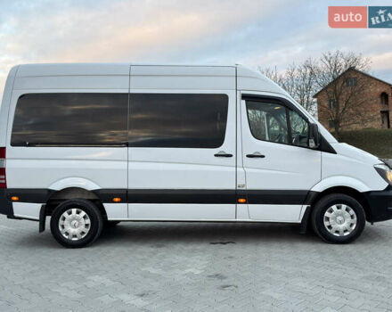 Белый Мерседес Sprinter, объемом двигателя 2.2 л и пробегом 519 тыс. км за 17900 $, фото 4 на Automoto.ua