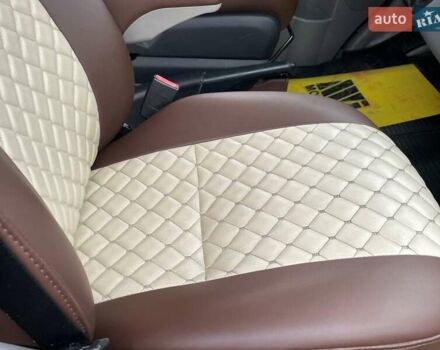 Белый Мерседес Sprinter, объемом двигателя 2.2 л и пробегом 737 тыс. км за 25000 $, фото 46 на Automoto.ua