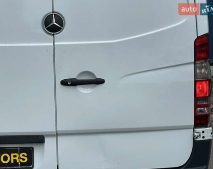 Белый Мерседес Sprinter, объемом двигателя 2.2 л и пробегом 737 тыс. км за 25000 $, фото 21 на Automoto.ua