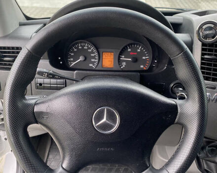Белый Мерседес Sprinter, объемом двигателя 2.1 л и пробегом 325 тыс. км за 25000 $, фото 5 на Automoto.ua