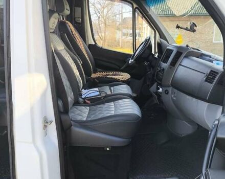 Белый Мерседес Sprinter, объемом двигателя 2.99 л и пробегом 700 тыс. км за 53278 $, фото 2 на Automoto.ua