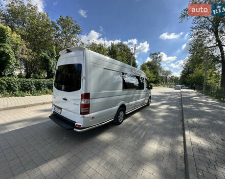 Белый Мерседес Sprinter, объемом двигателя 2.99 л и пробегом 430 тыс. км за 43900 $, фото 4 на Automoto.ua