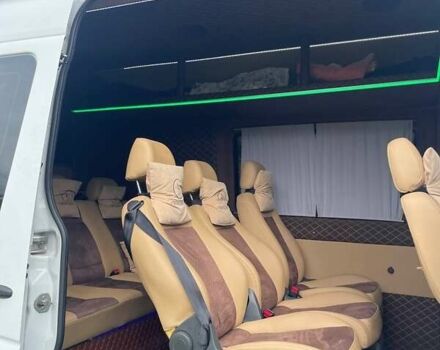 Белый Мерседес Sprinter, объемом двигателя 2.2 л и пробегом 500 тыс. км за 25000 $, фото 2 на Automoto.ua