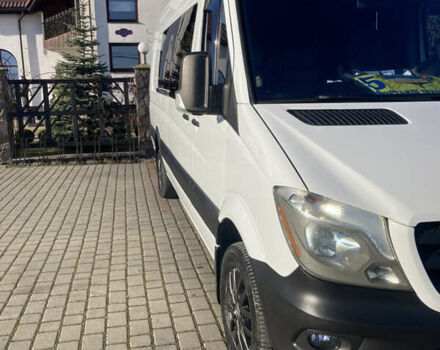 Белый Мерседес Sprinter, объемом двигателя 2.99 л и пробегом 660 тыс. км за 37500 $, фото 2 на Automoto.ua