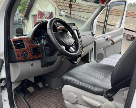 Белый Мерседес Sprinter, объемом двигателя 3 л и пробегом 200 тыс. км за 40000 $, фото 6 на Automoto.ua