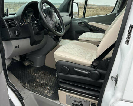 Белый Мерседес Sprinter, объемом двигателя 3.22 л и пробегом 700 тыс. км за 22000 $, фото 6 на Automoto.ua