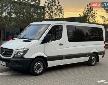 Белый Мерседес Sprinter, объемом двигателя 2.2 л и пробегом 420 тыс. км за 20900 $, фото 2 на Automoto.ua
