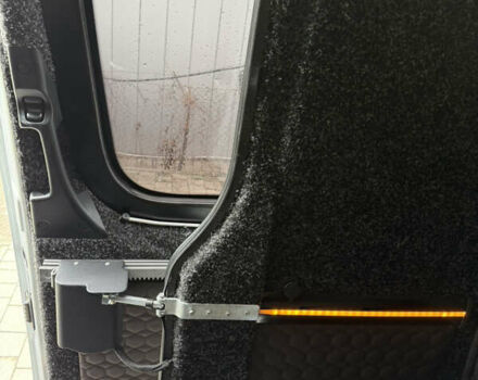 Белый Мерседес Sprinter, объемом двигателя 2.14 л и пробегом 350 тыс. км за 35900 $, фото 16 на Automoto.ua