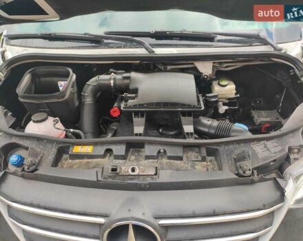 Белый Мерседес Sprinter, объемом двигателя 2.1 л и пробегом 251 тыс. км за 41500 $, фото 3 на Automoto.ua