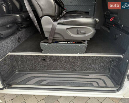 Белый Мерседес Sprinter, объемом двигателя 2.1 л и пробегом 325 тыс. км за 39984 $, фото 14 на Automoto.ua