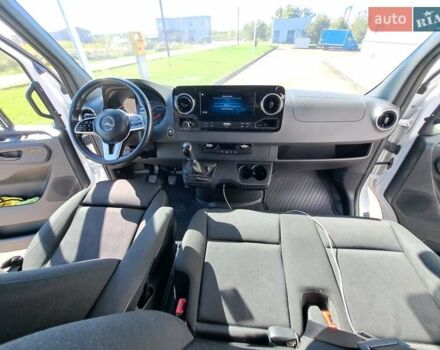 Белый Мерседес Sprinter, объемом двигателя 2.2 л и пробегом 354 тыс. км за 34343 $, фото 17 на Automoto.ua