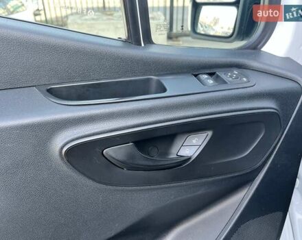 Білий Мерседес Sprinter, об'ємом двигуна 2.1 л та пробігом 293 тис. км за 29500 $, фото 8 на Automoto.ua